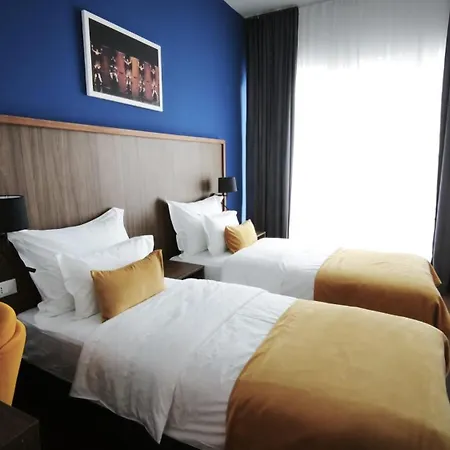 Hotel Sustipan-2